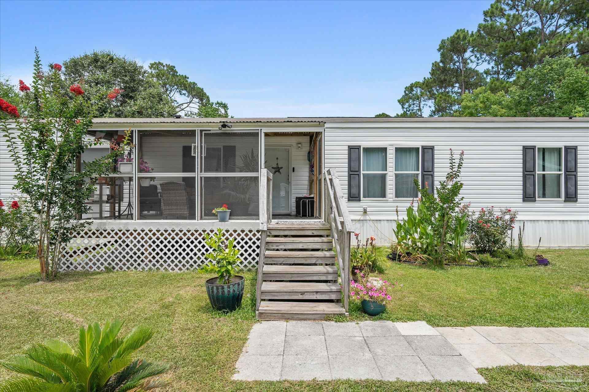 1964 Reagan Road Navarre, FL 32566 - Photo 4 of 28 Gallery Image 4