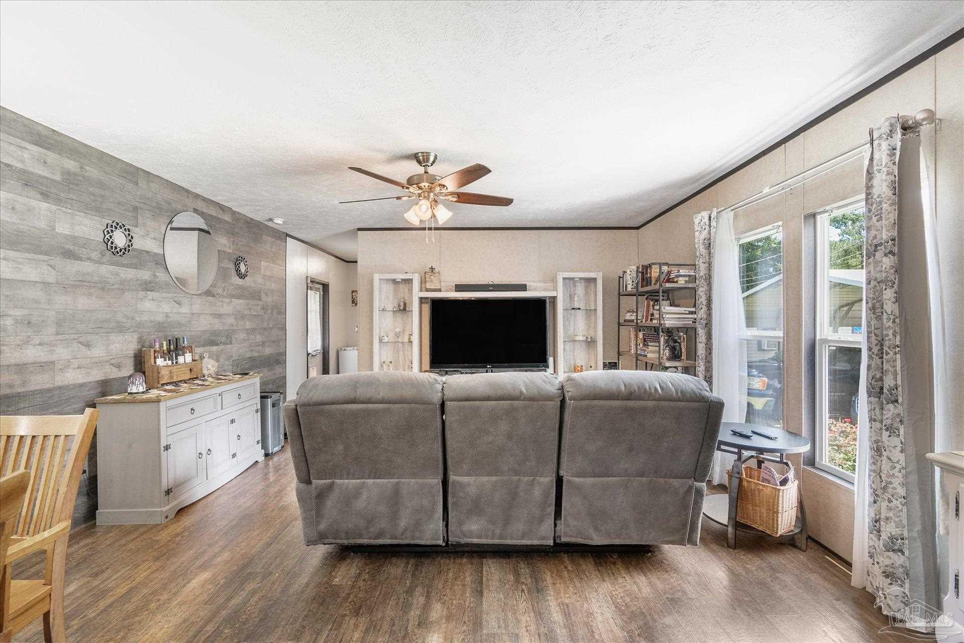 1964 Reagan Road Navarre, FL 32566 - Photo 8 of 28 Gallery Image 8