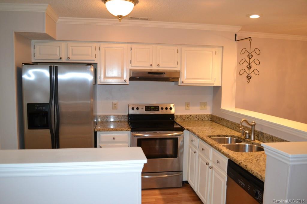 222 Queens Road, Unit 61 Charlotte, NC 28204 - Photo 6 of 17 Gallery Image 6