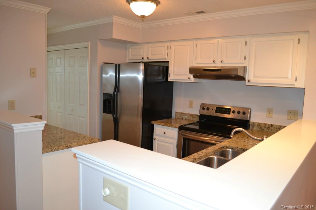 222 Queens Road, Unit 61 Charlotte, NC 28204 - Photo 8 of 17 Gallery Image 8