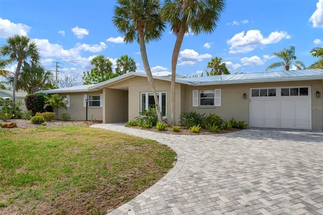 $1,295,000 | 602 Baronet Lane, Holmes Beach, FL 34217