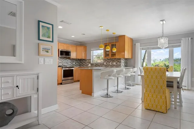 $1,295,000 | 602 Baronet Lane, Holmes Beach, FL 34217