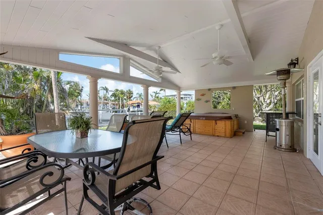 $1,295,000 | 602 Baronet Lane, Holmes Beach, FL 34217