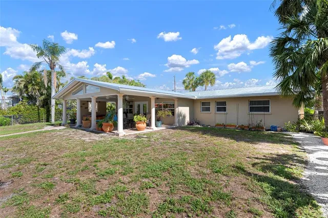 $1,295,000 | 602 Baronet Lane, Holmes Beach, FL 34217
