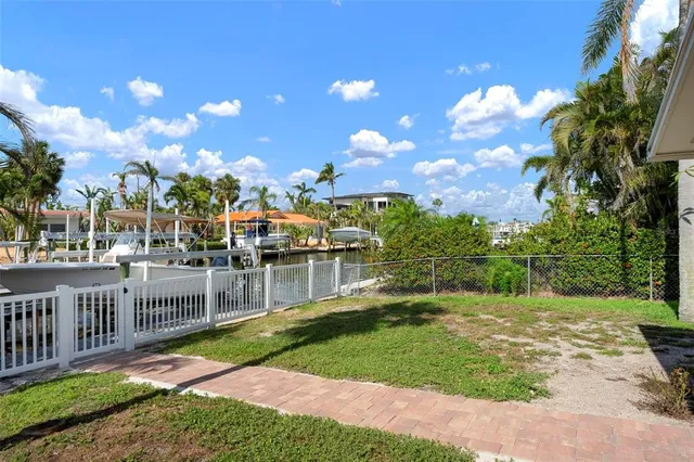 $1,295,000 | 602 Baronet Lane, Holmes Beach, FL 34217