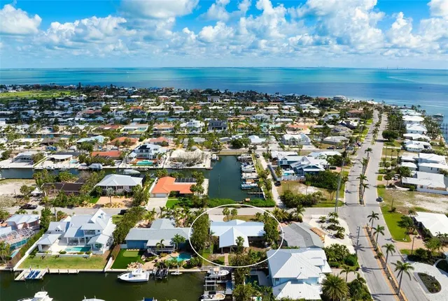 $1,295,000 | 602 Baronet Lane, Holmes Beach, FL 34217