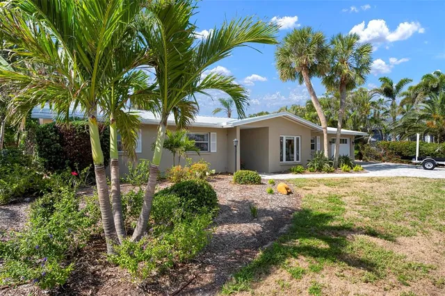 $1,295,000 | 602 Baronet Lane, Holmes Beach, FL 34217