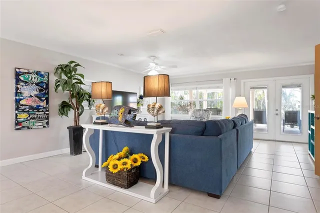 $1,295,000 | 602 Baronet Lane, Holmes Beach, FL 34217