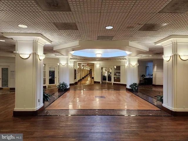 $2,800 | 307 Yoakum Parkway, Unit 1024, Alexandria, VA 22304