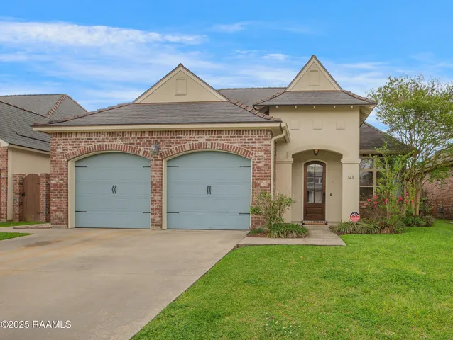 $360,000 | 323 Dunvegan Court, Lafayette, LA 70503