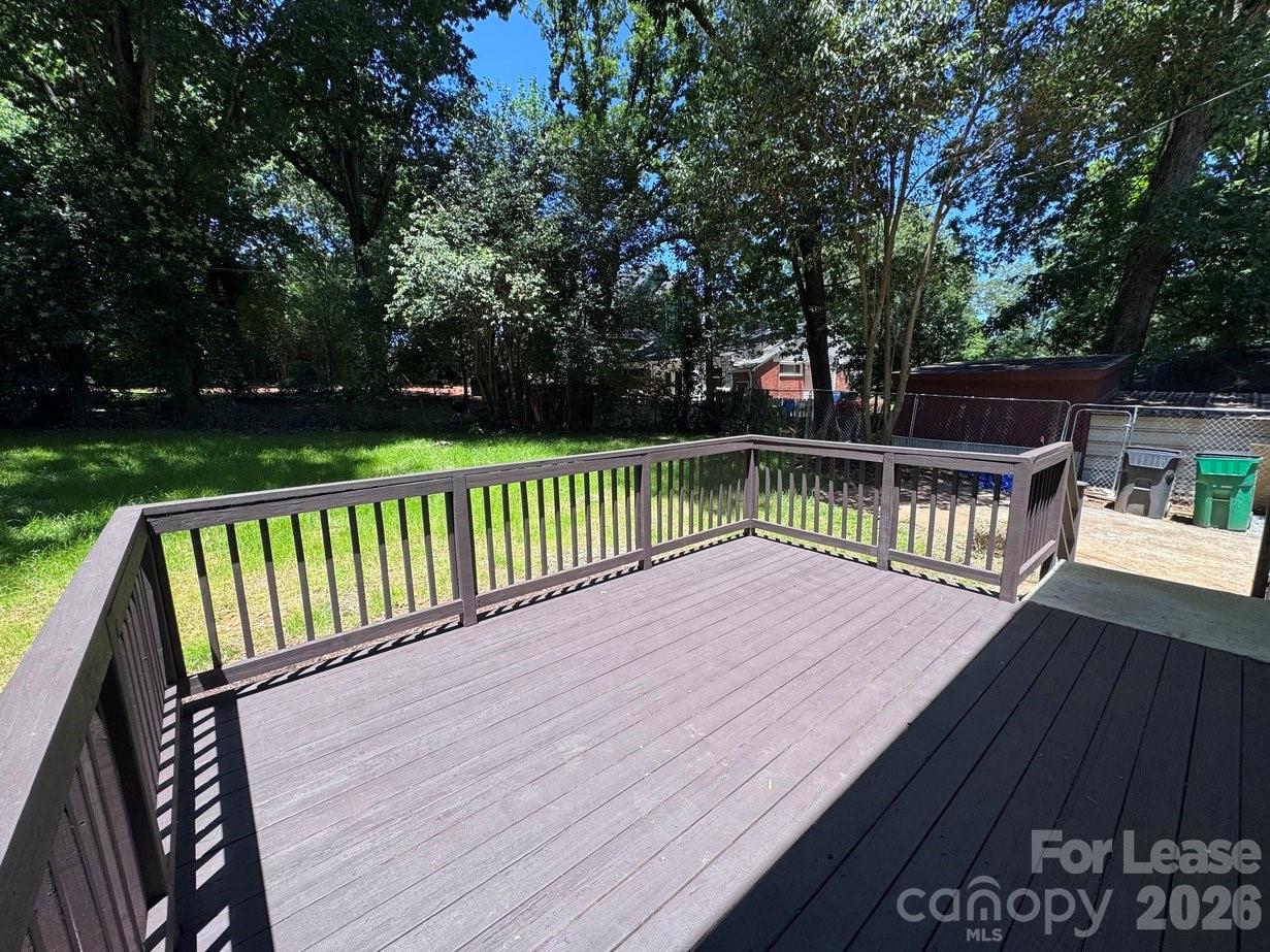 549 Manhasset Road Charlotte, NC 28209 - Photo 4 of 35