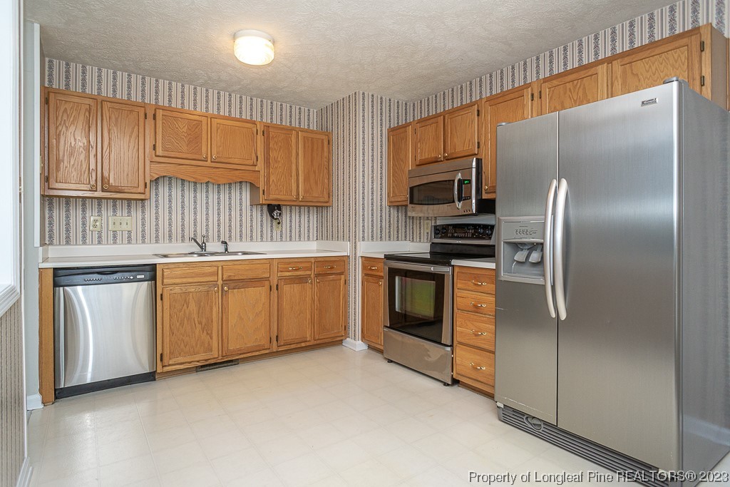 5619 Walkabout Road Hope Mills, NC 28348 - Photo 17 of 49 Gallery Image 17
