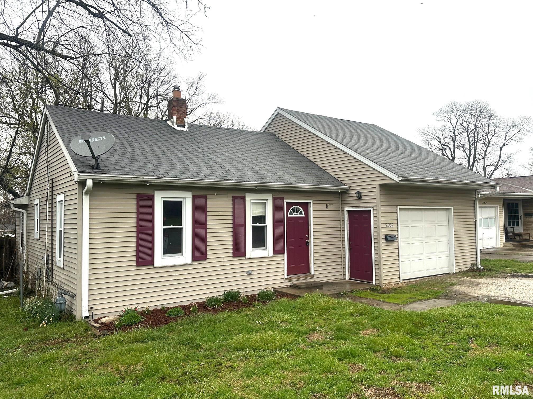 2006 Cedar Street Jacksonville, IL 62650 - Photo 1 of 21