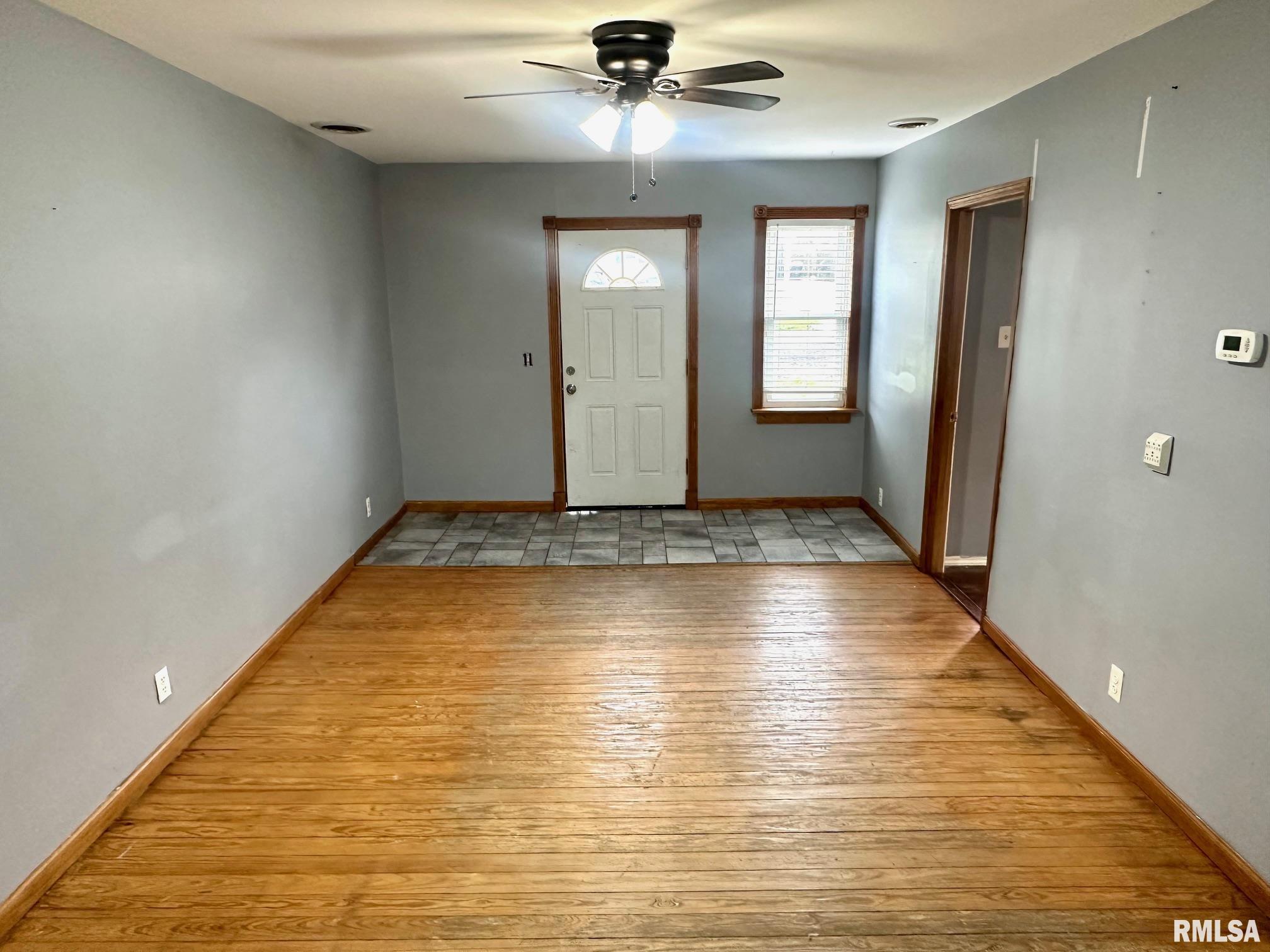 2006 Cedar Street Jacksonville, IL 62650 - Photo 2 of 21