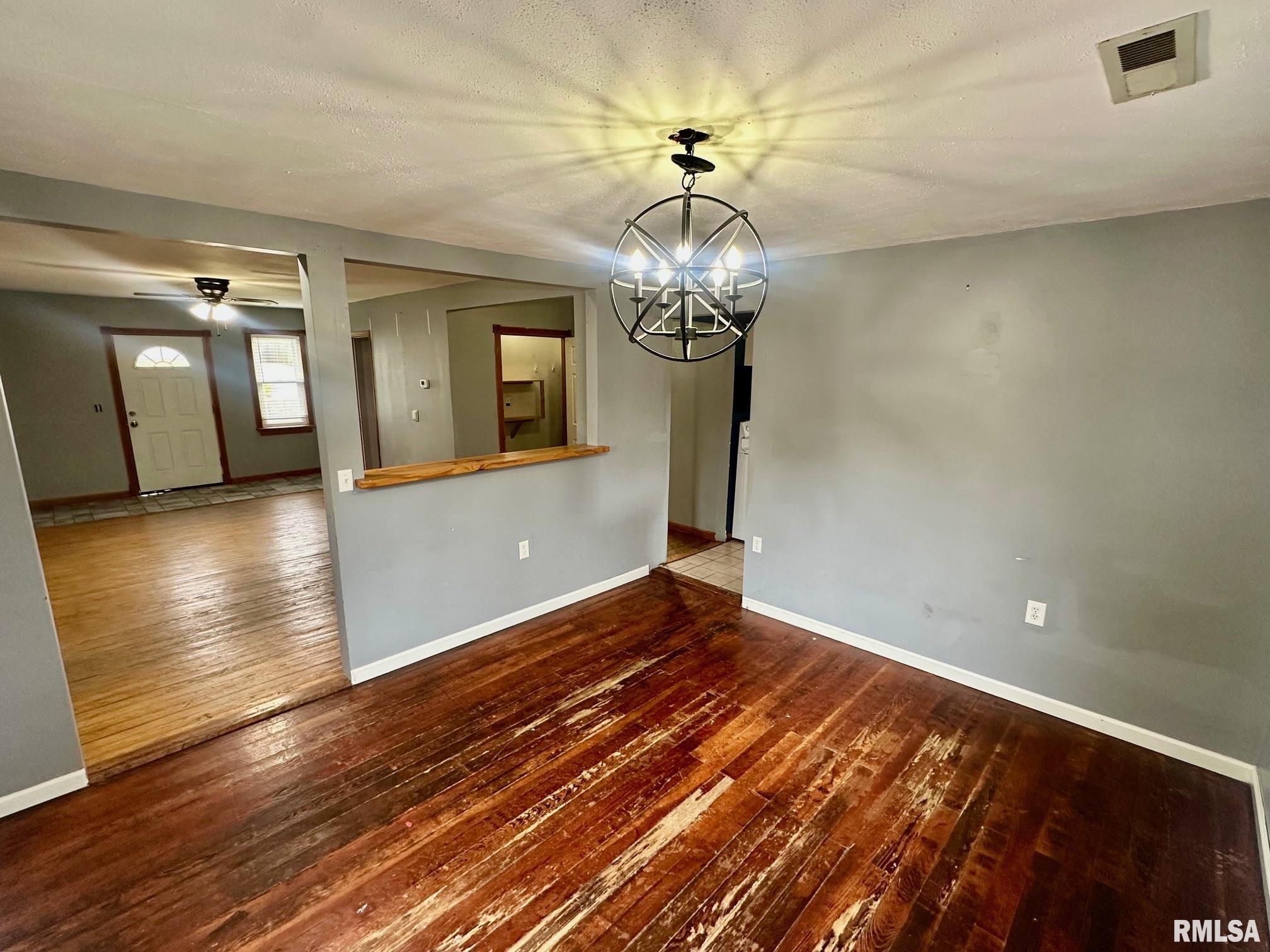 2006 Cedar Street Jacksonville, IL 62650 - Photo 7 of 21