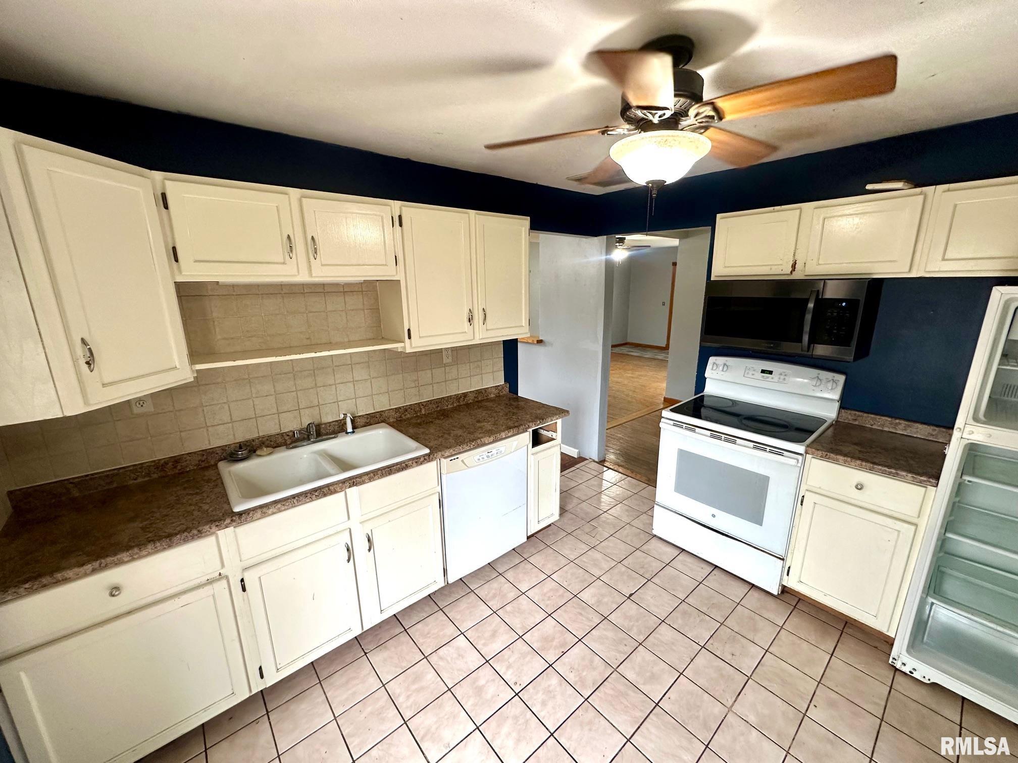 2006 Cedar Street Jacksonville, IL 62650 - Photo 10 of 21