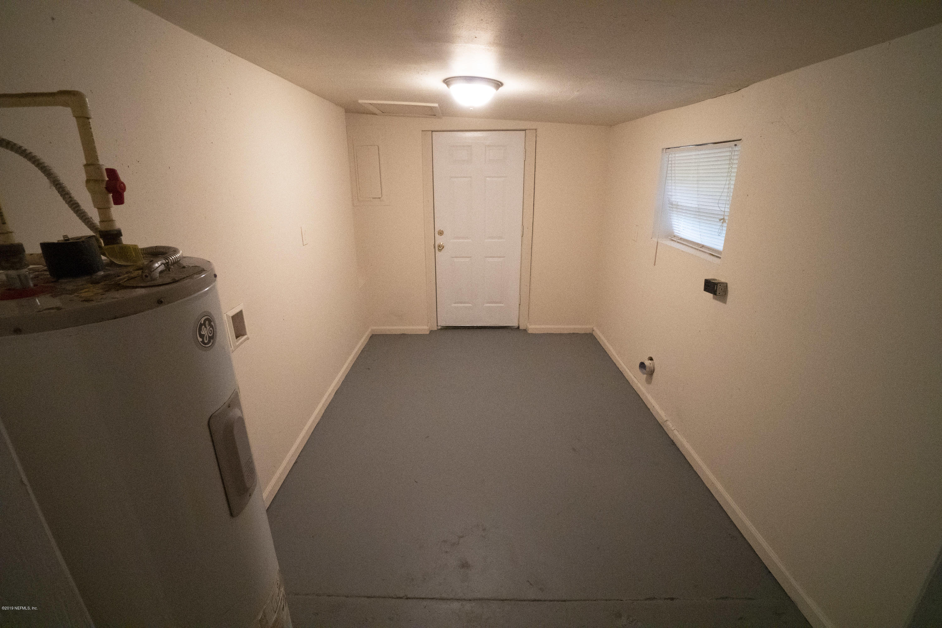 10602 Lone Star Road Jacksonville, FL 32225 - Photo 26 of 28 laundry