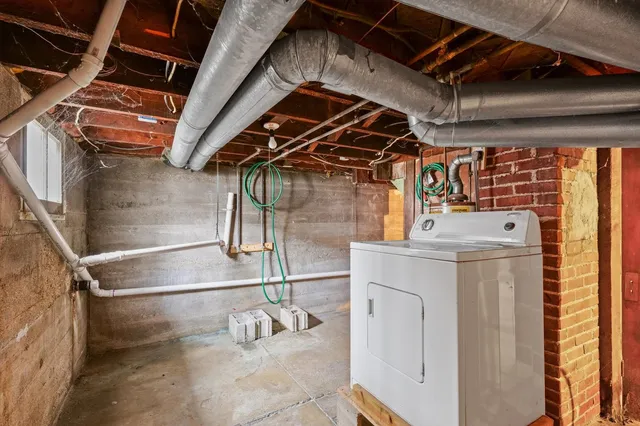 a view of utility room