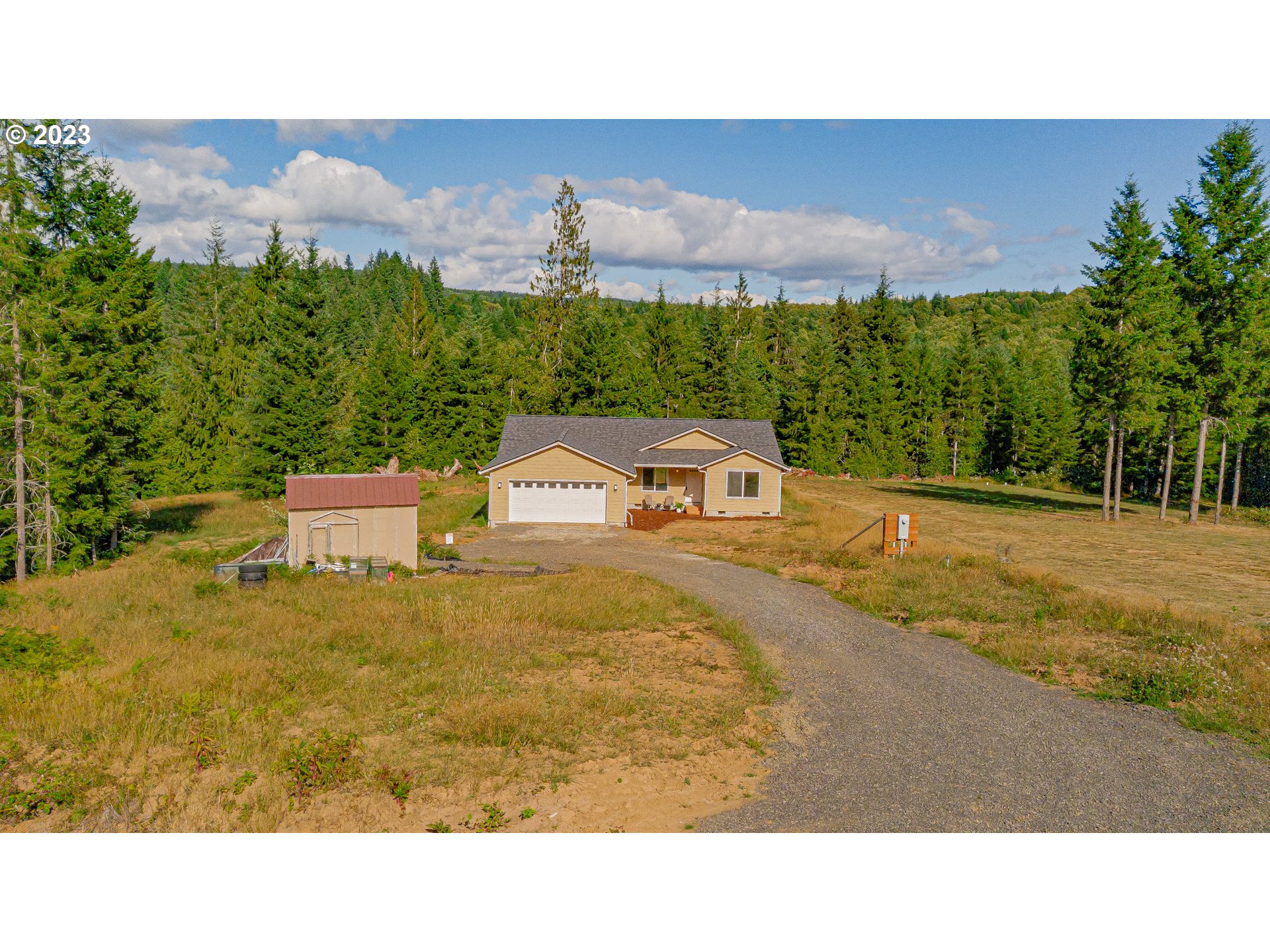 501 Hooper Road Longview, WA 98632 - Photo 26 of 28 a picture of a building and mountain view