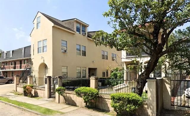 $1,325,000 | 2127 Carondelet Street, New Orleans, LA 70130
