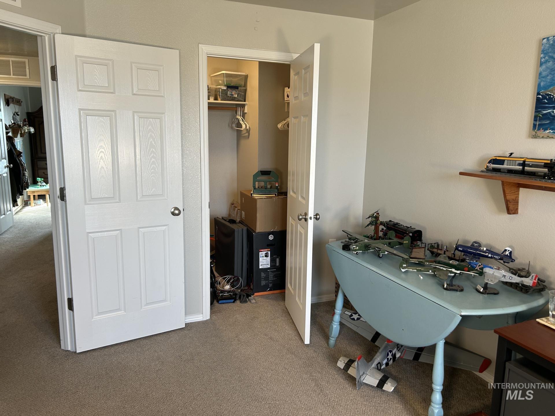 5614 Barkley Way Caldwell, ID 83607 - Photo 37 of 50 Office space with carpet floors