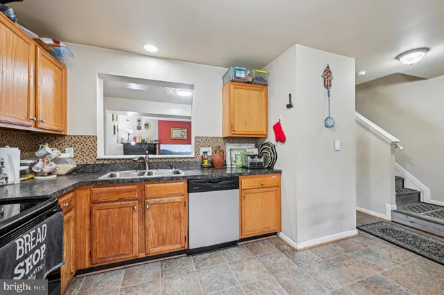 $280,000 | 6919 Myersview Drive, Baltimore, MD 21220