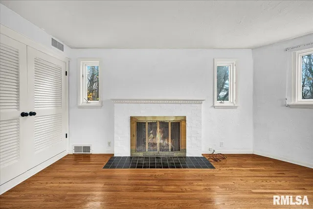 $349,900 | 4008 Knoxville Avenue, Peoria, IL 61614