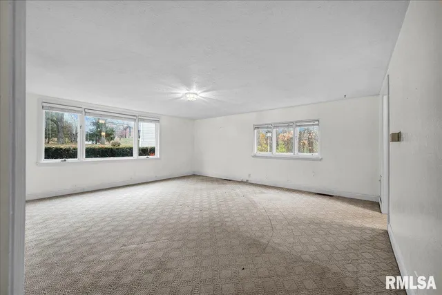 $349,900 | 4008 Knoxville Avenue, Peoria, IL 61614