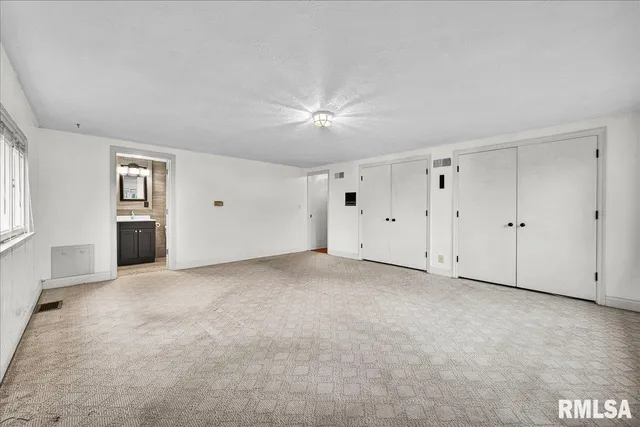 $349,900 | 4008 Knoxville Avenue, Peoria, IL 61614