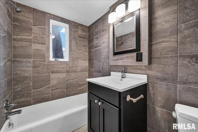 $349,900 | 4008 Knoxville Avenue, Peoria, IL 61614