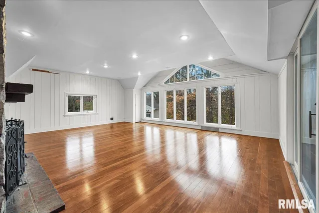 $349,900 | 4008 Knoxville Avenue, Peoria, IL 61614