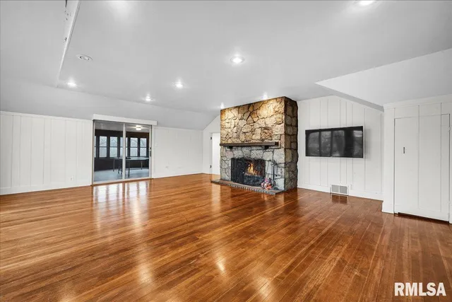 $349,900 | 4008 Knoxville Avenue, Peoria, IL 61614