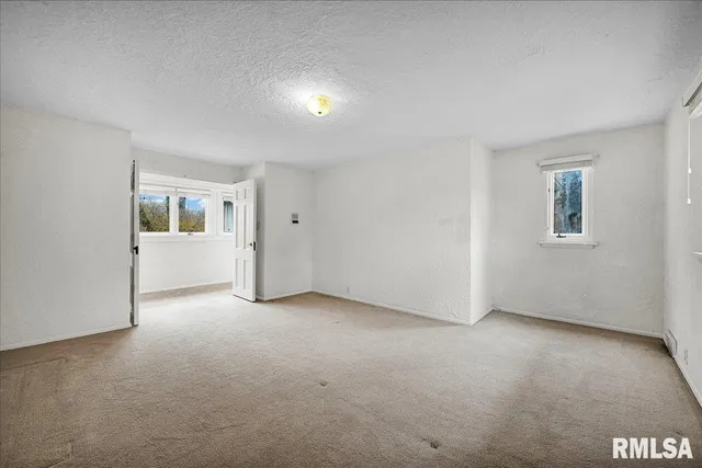 $349,900 | 4008 Knoxville Avenue, Peoria, IL 61614