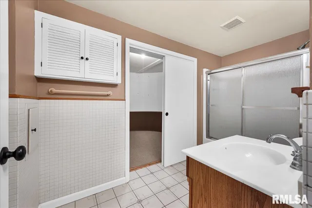 $349,900 | 4008 Knoxville Avenue, Peoria, IL 61614