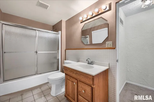 $349,900 | 4008 Knoxville Avenue, Peoria, IL 61614