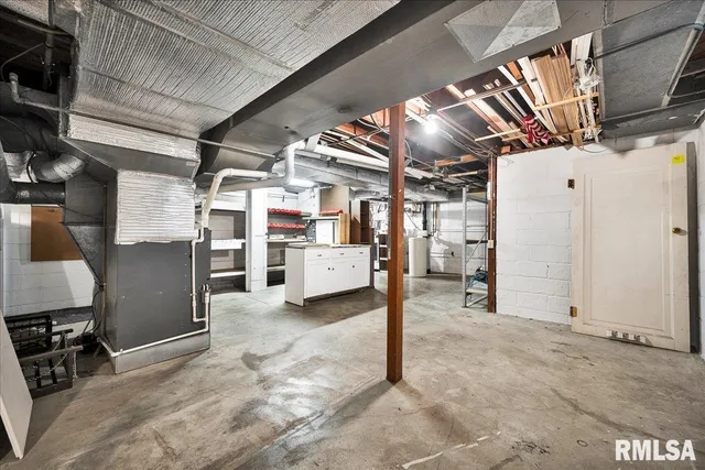 $349,900 | 4008 Knoxville Avenue, Peoria, IL 61614