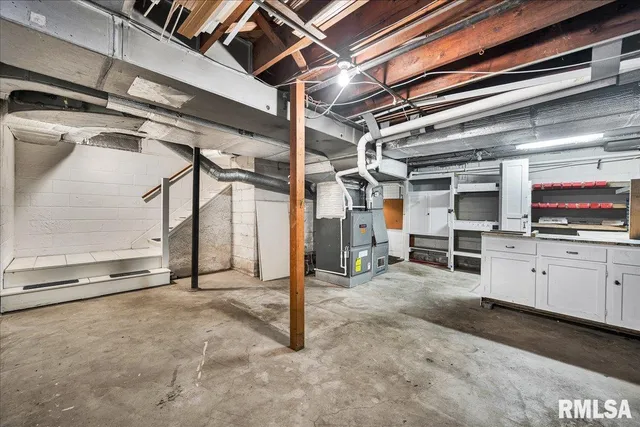 $349,900 | 4008 Knoxville Avenue, Peoria, IL 61614