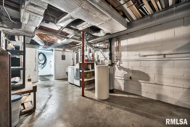 $349,900 | 4008 Knoxville Avenue, Peoria, IL 61614