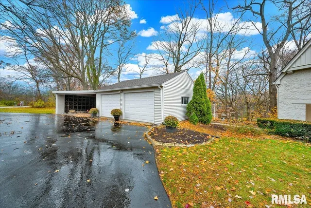 $349,900 | 4008 Knoxville Avenue, Peoria, IL 61614