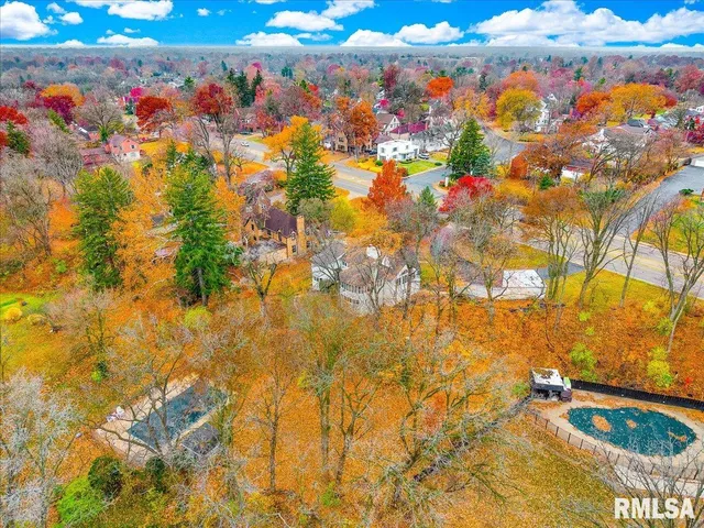 $349,900 | 4008 Knoxville Avenue, Peoria, IL 61614