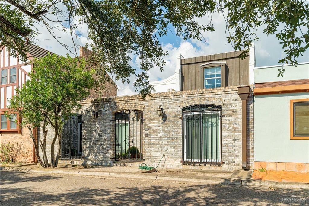 1002 North Border Avenue Weslaco, TX 78596 - Photo 1 of 19