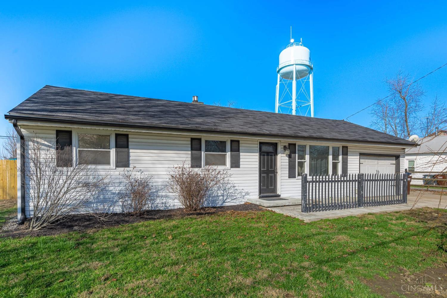 4542 Oxford-Middletown Jacksonburg, OH 45042 - Photo 2 of 24