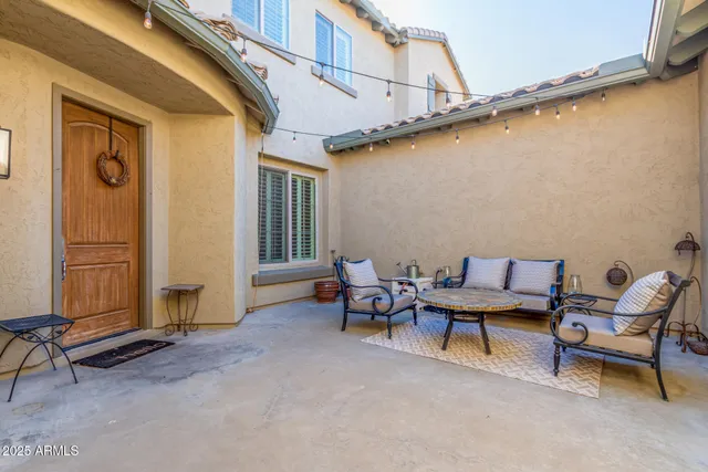 a view of livingroom with furniture and windows