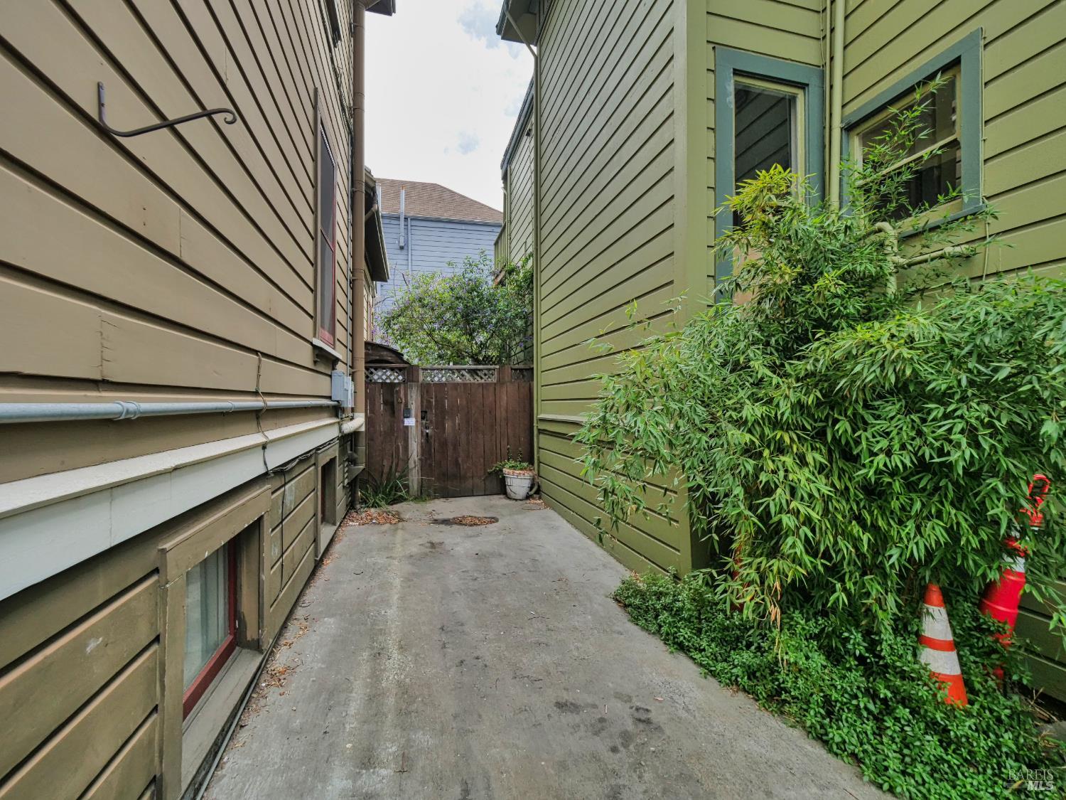 1014 Castro Street Oakland, CA 94607 - Photo 33 of 33