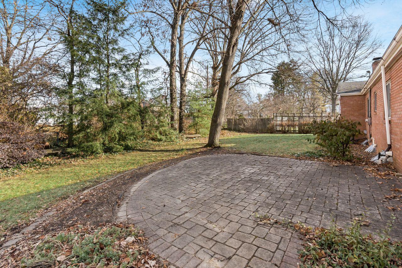 1388 Castleton Road North Columbus, OH 43220 - Photo 28 of 31 Patio/Backyard