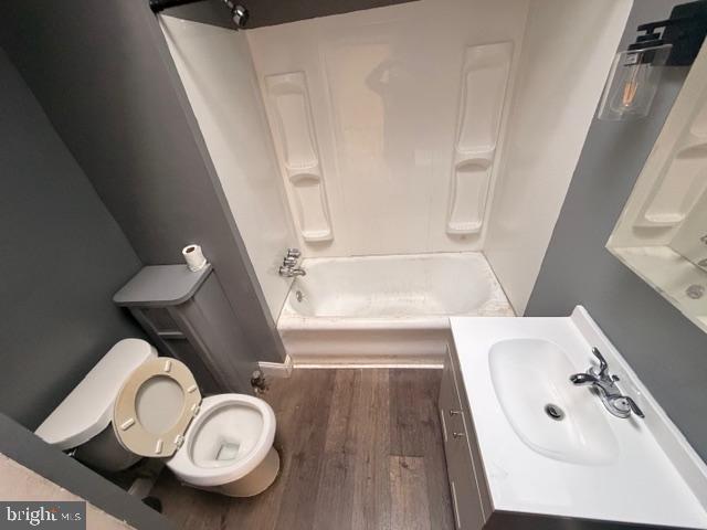 5384 Charles Street Philadelphia, PA 19124 - Photo 3 of 10 a bathroom with a sink and bathtub