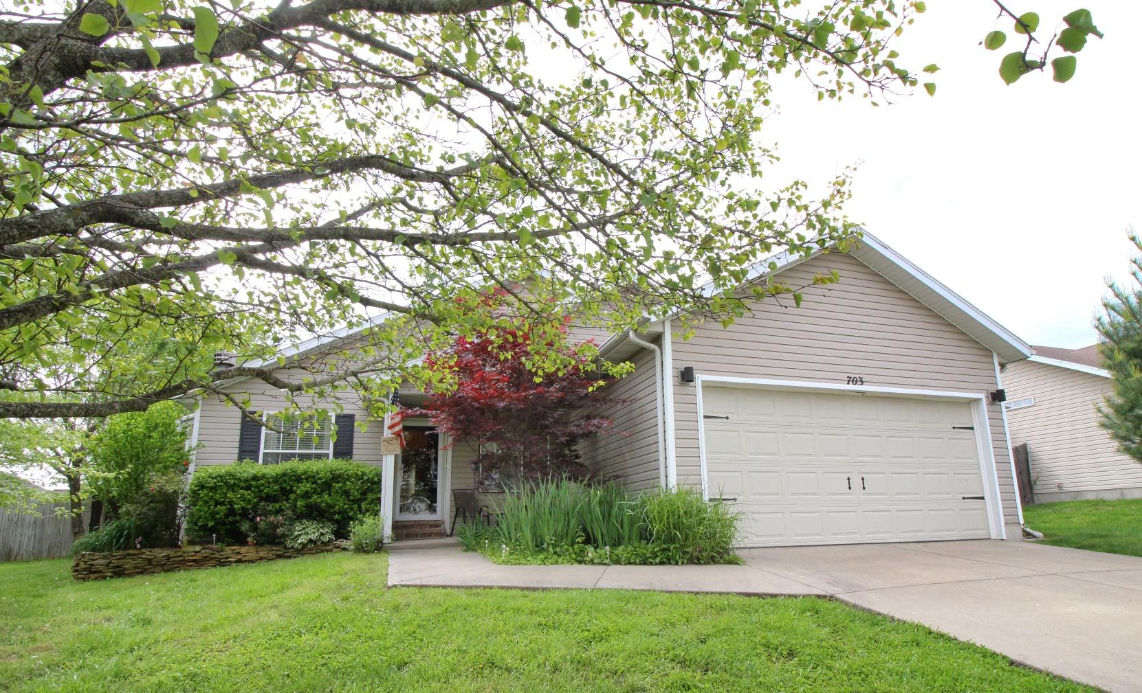 703 South Lantern Ridge Nixa, MO 65714 - Photo 1 of 1 00 Front