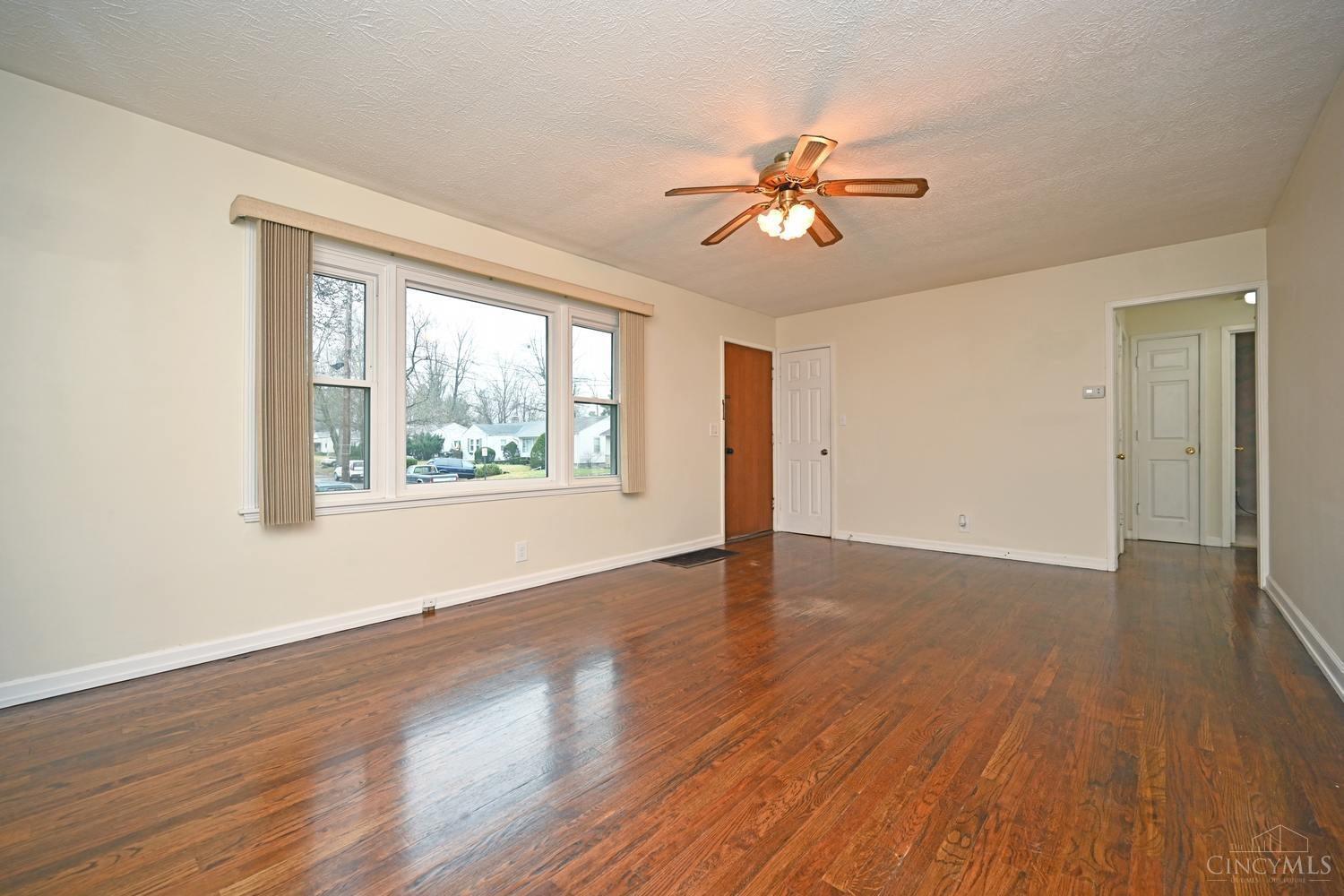 6720 Ridgefield Drive Cincinnati, OH 45224 - Photo 5 of 33 Gallery Image 5