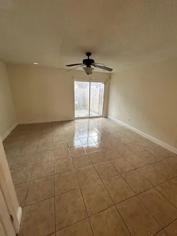 $1,250 | 5997 Tullis Drive, Unit B, New Orleans, LA 70131