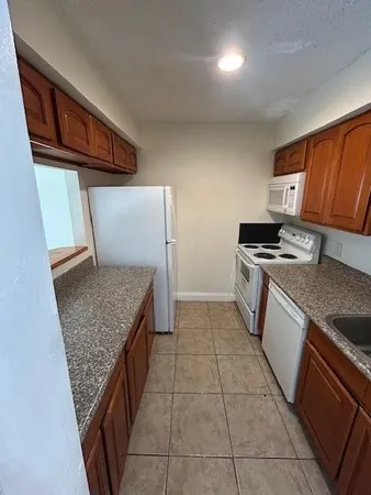 $1,250 | 5997 Tullis Drive, Unit B, New Orleans, LA 70131